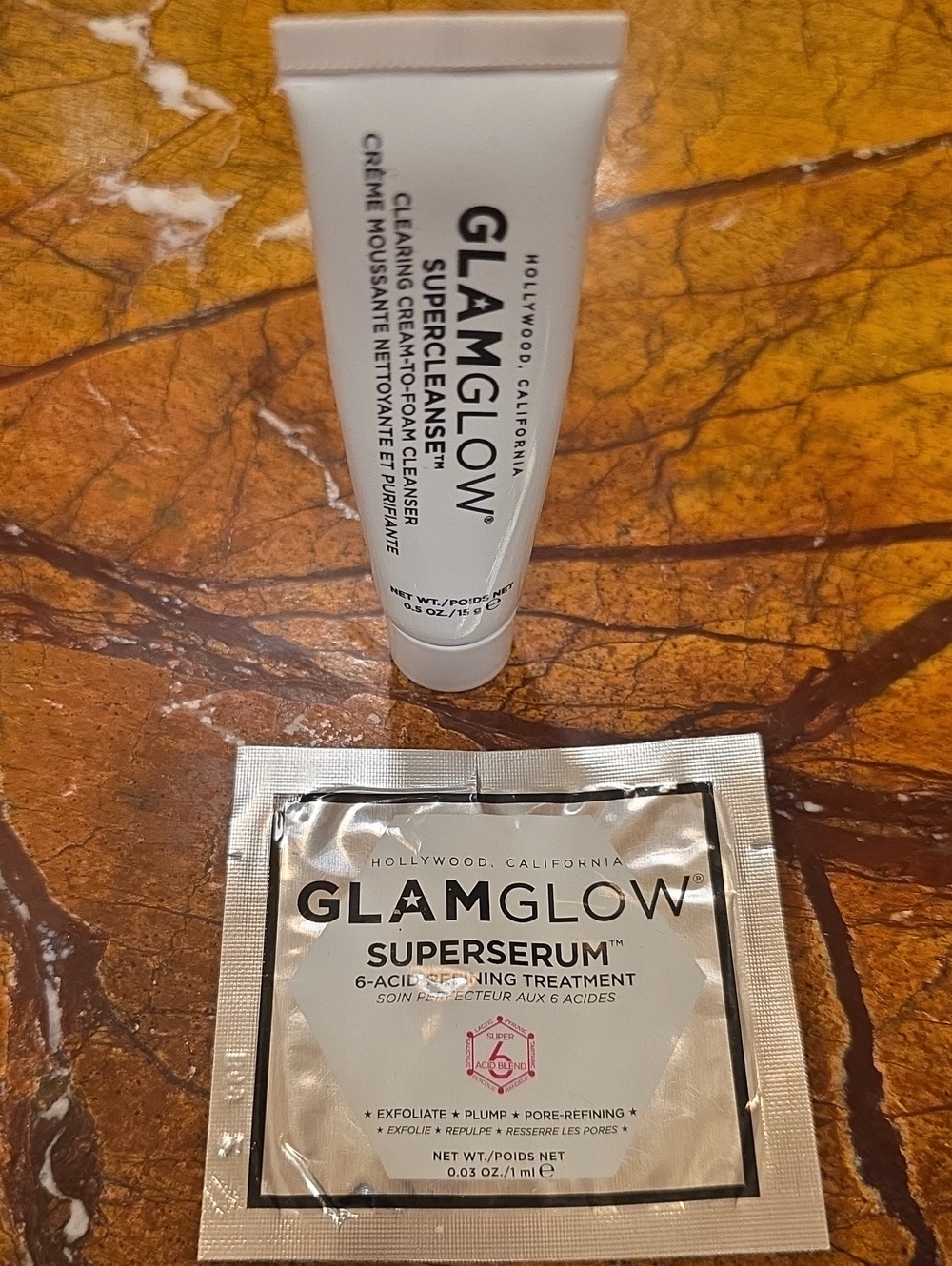 0GLAMGLOW Supercleanse Tube with Superserum Sample